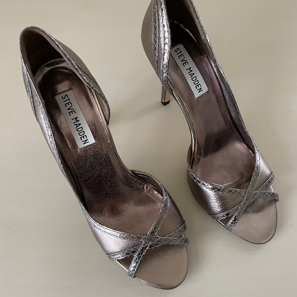 Steve Madden leather peekaboo toe heels